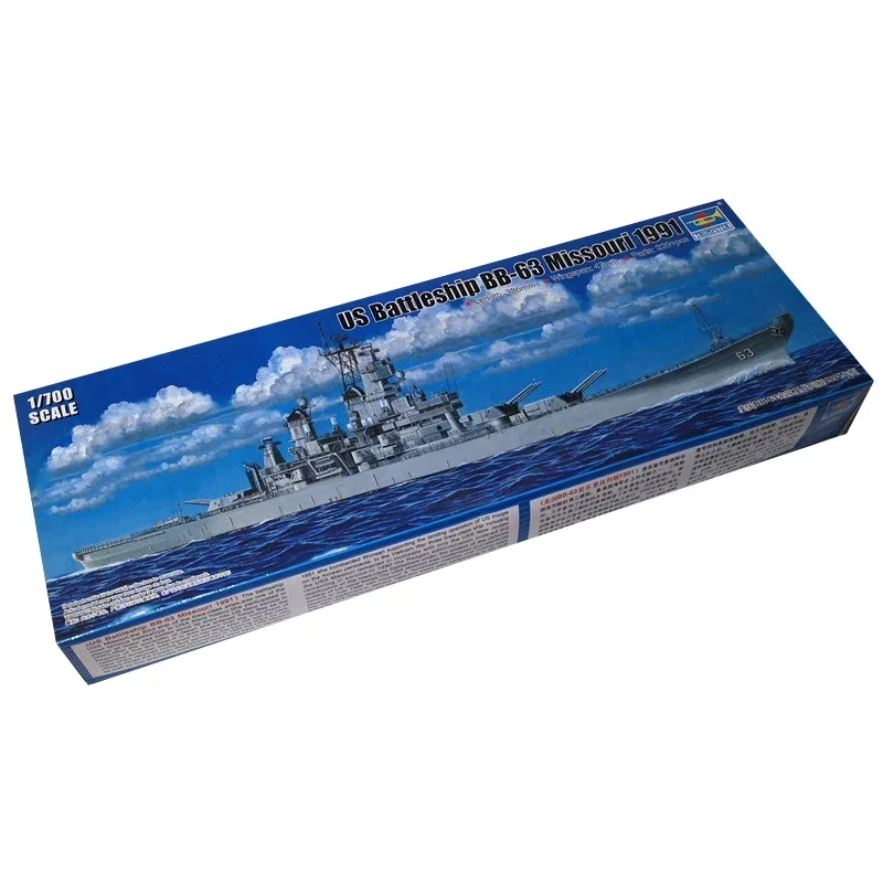 

Trumpeter model building kits 05705 US BB-63 Missouri Battleship, 1991 Model 1/700