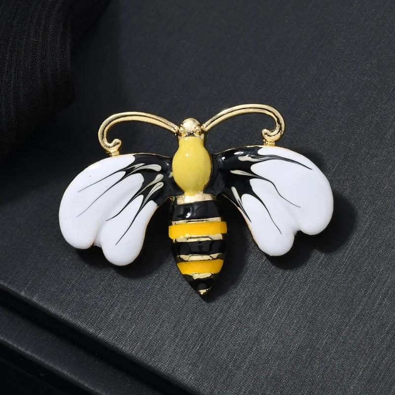 

New environmentally friendly drip honey brooch, fashionable and high-end, cute animal clothing accessories, chest flower