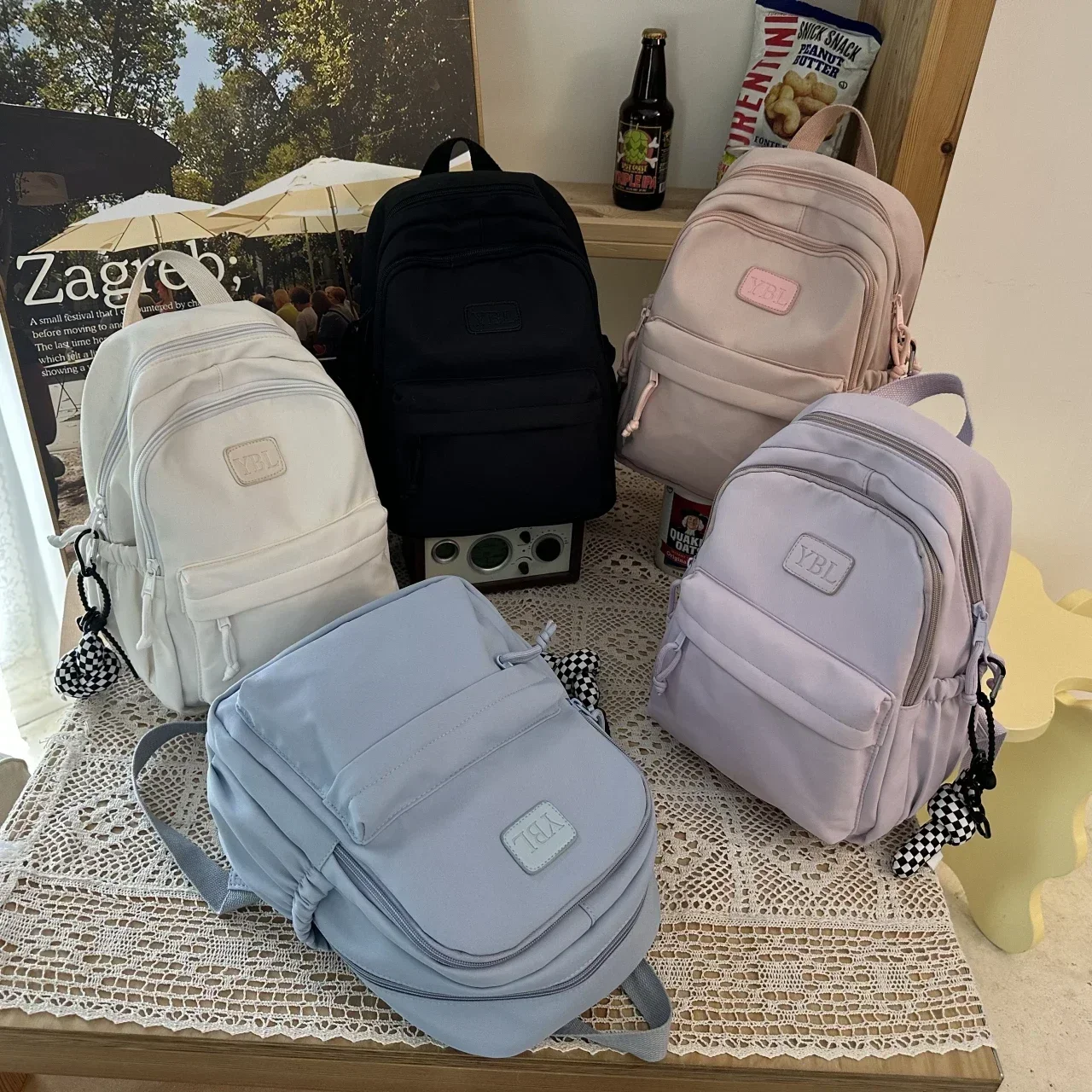 Large capacity student backpack, casual waterproof nylon backpack, fashionable elementary and middle school student bag