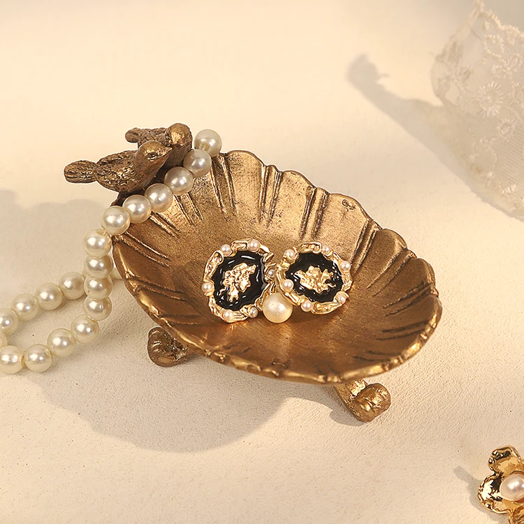 

Шкатулка для драгоценностей из антикварного сплава с элегантным дизайном, модный органайзер для сережек и колец, изысканный настольный лоток для хранения