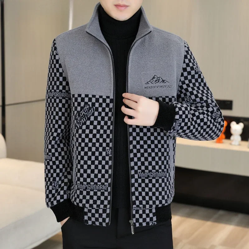 

Высококачественное шерстяное пальто, повседневное универсальное толстое короткое пальто на флисовой подкладке, новинка 2024, мужская верхняя одежда, мужская модная куртка большого размера с воротником-стойкой