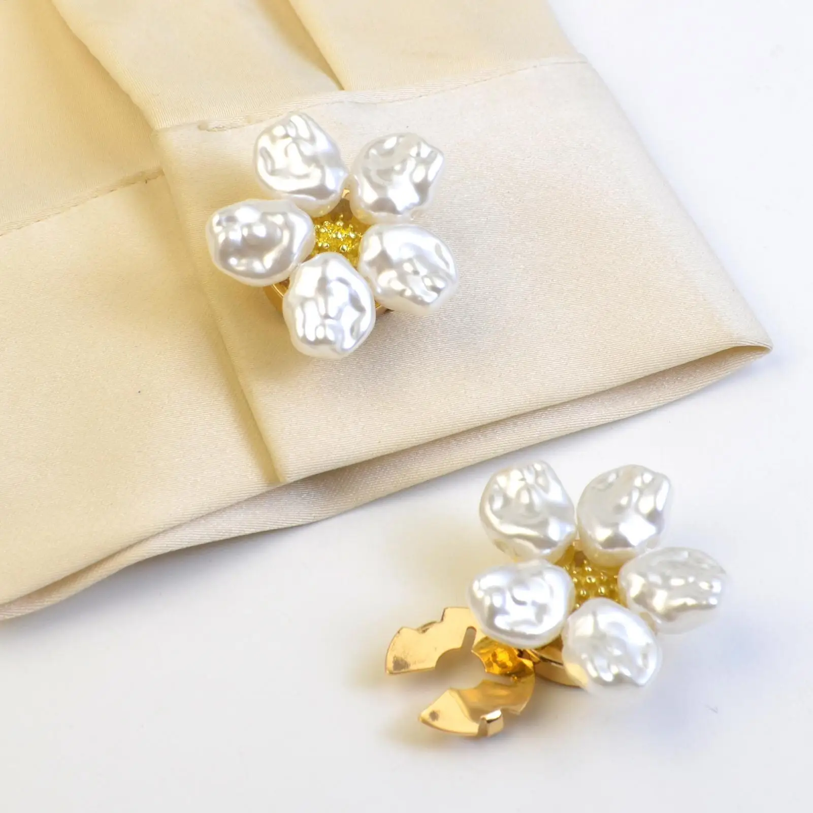 1PC Flower Rhinestone Pearl Cufflinks for Women Buttons Exquisite Shirt Sleeve Collar Clips Decor Jewelry Elegant Accessories