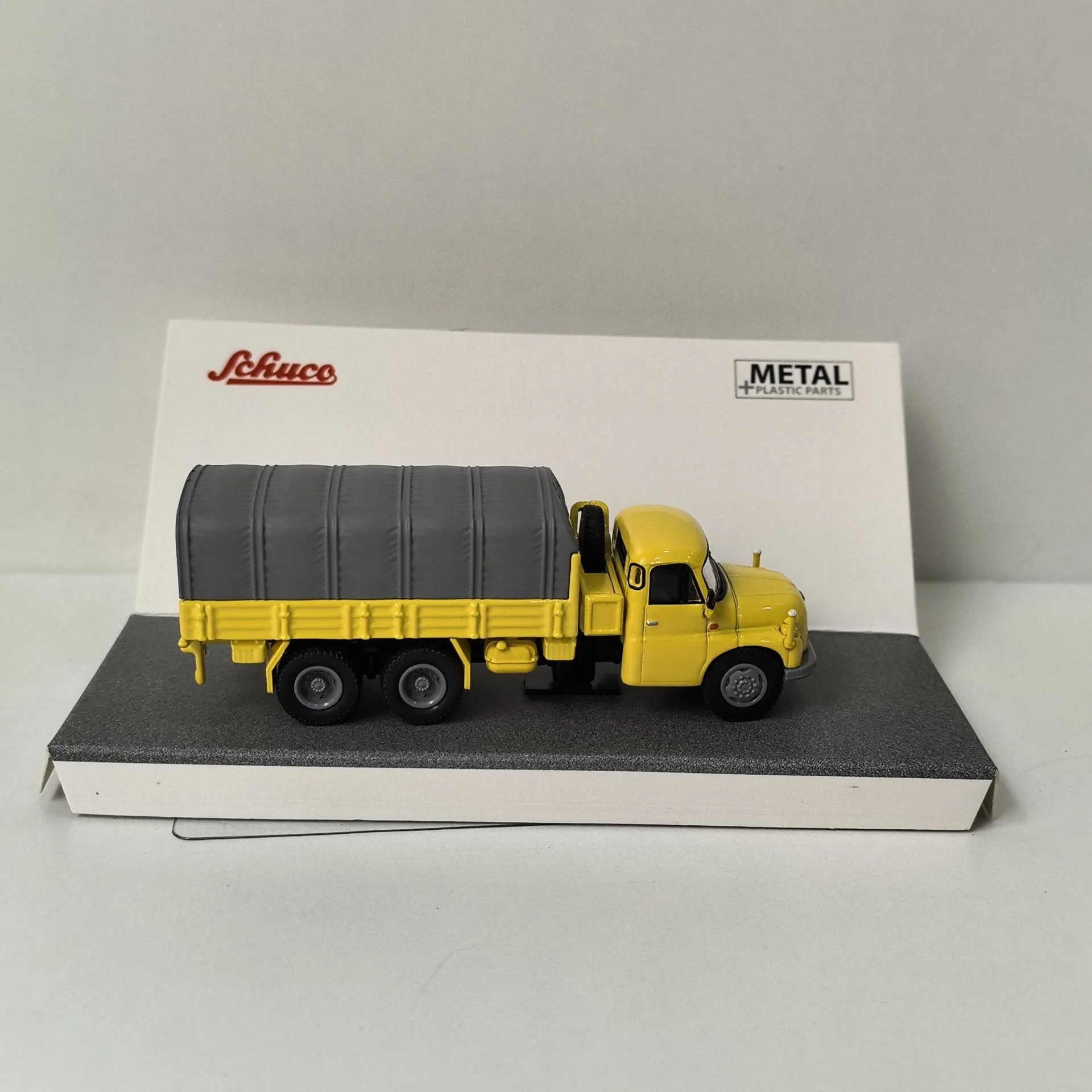 Diecast SCHUCO 1/87 Scale HO TATRA T138 Truck Alloy Car Model