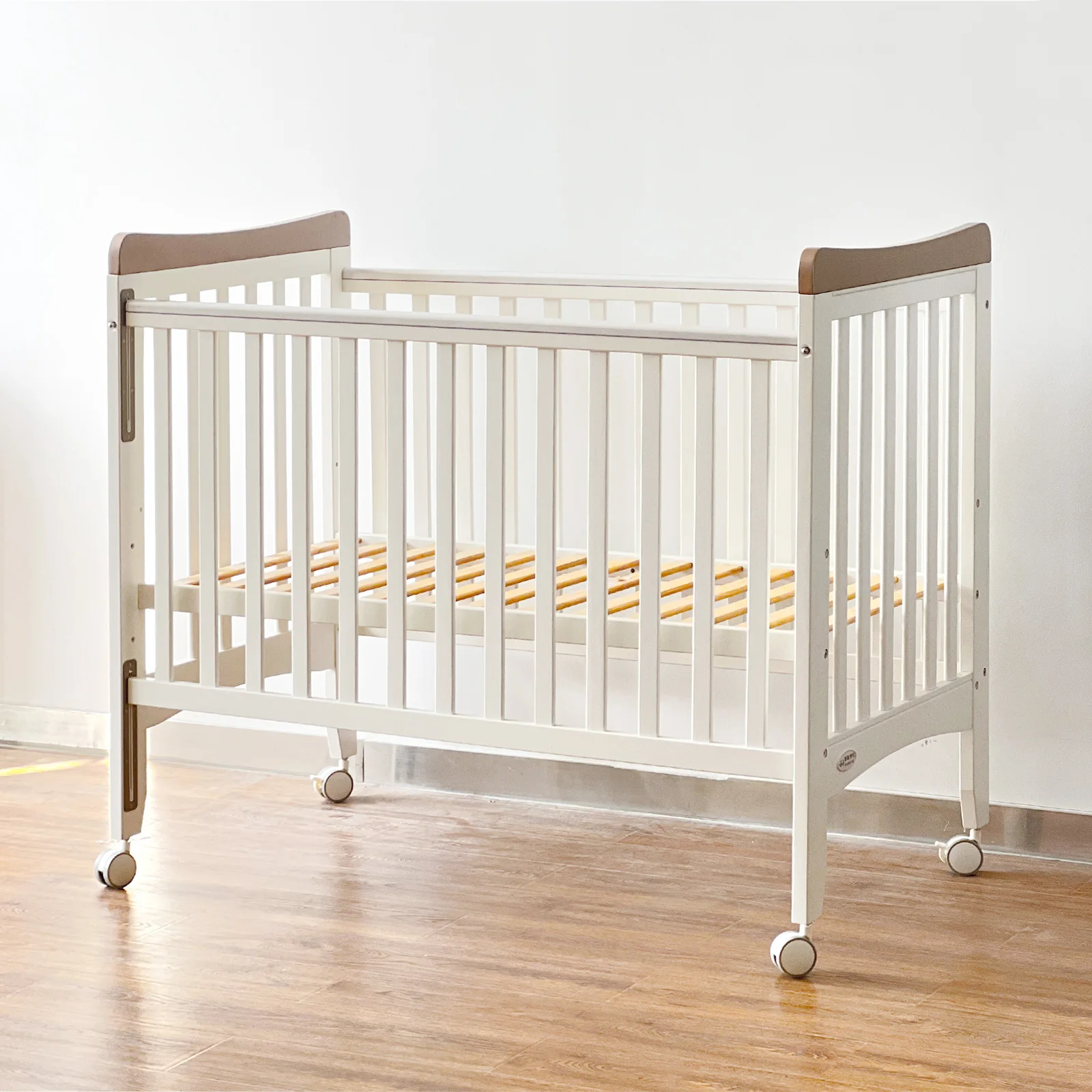 

Регулируемая по высоте кроватка для сна для девочек, приставная деревянная портативная кроватка-люлька для младенцев