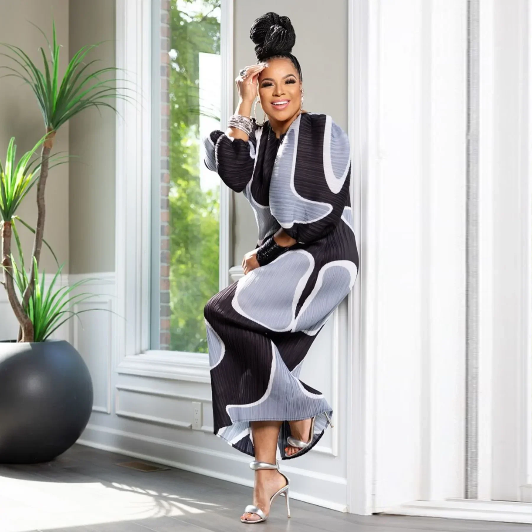 

Lantern sleeve pleated dress