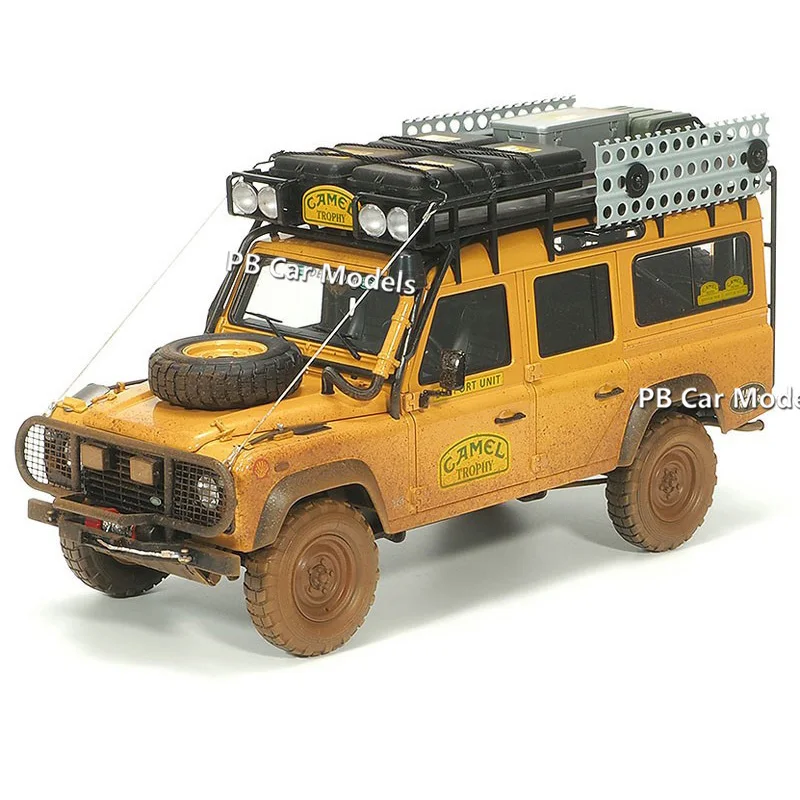 AlmostReal 1/18  Defender 110 Camel Cup Sabah Malaysia Dirty Alloy Simulation Car Model+small gift