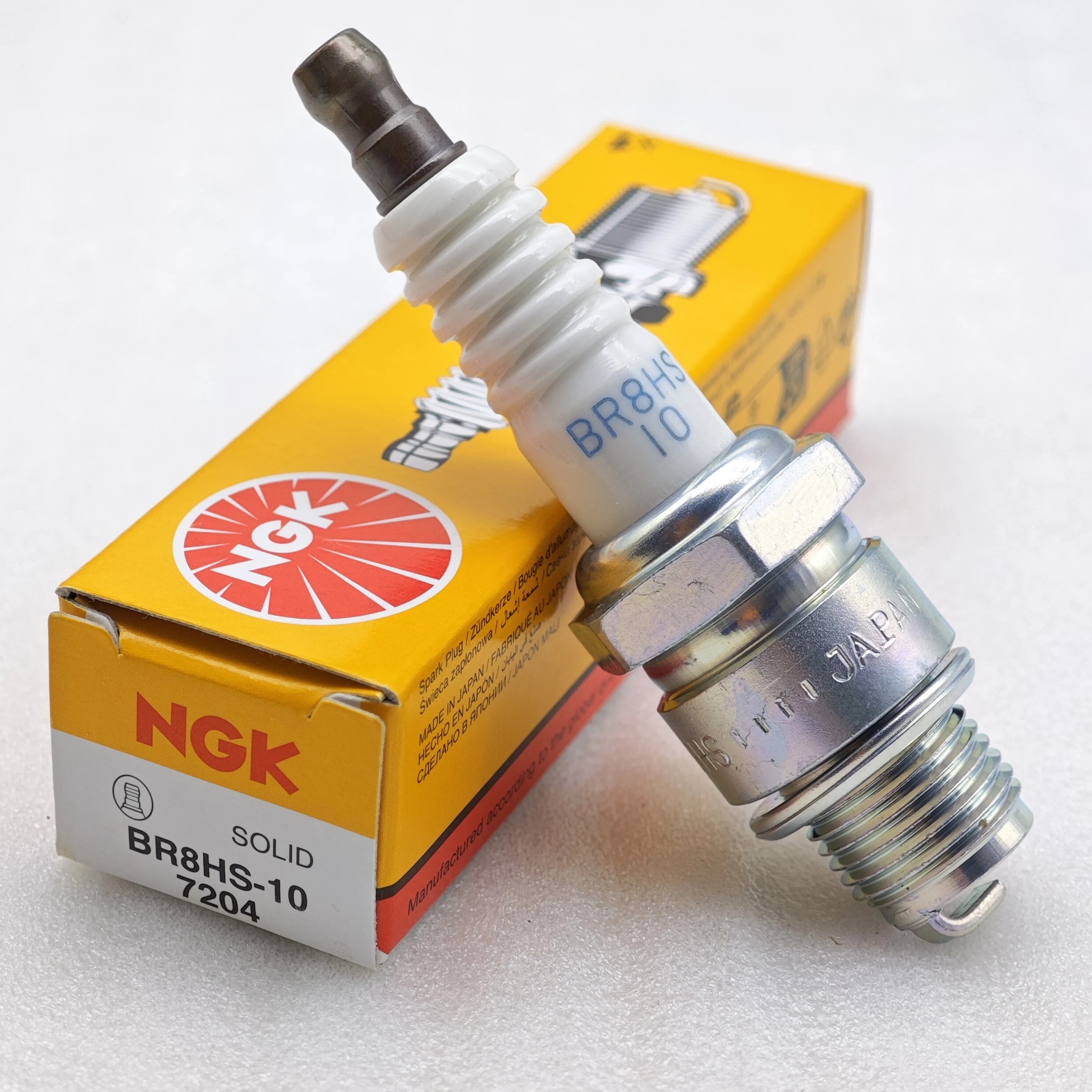 NGK Spark Plug BR7HS-10 BR8HS-10 is suitable for two-stroke outboard engine motorboat speedboat outboard engine lifeboat