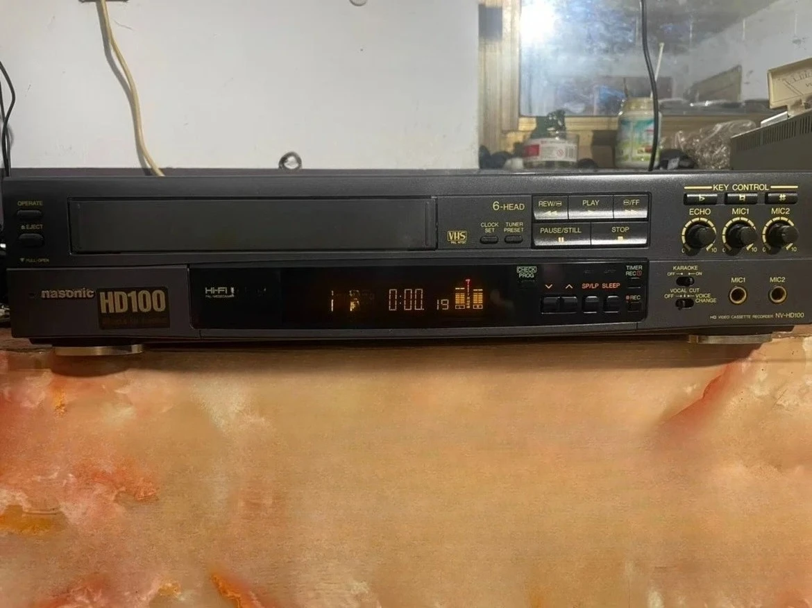 مسجل ستيريو VHS، مسجل Hd82 الأصلي