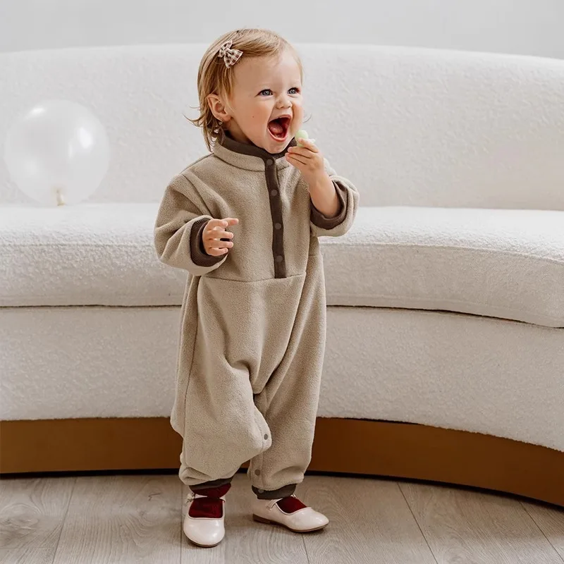 بدلة قفز للأطفال للجنسين 2025 جديد لخريف وشتاء للأولاد والبنات باللون الأخضر والبيج من الصوف ملابس دافئة ناعمة ومريحة للرضع A5294 #3