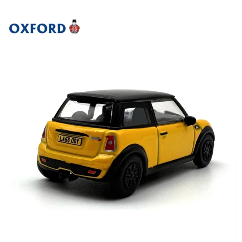 OXFORD Diecast Schaal 1:76 Nieuwe Mini Gele Legering Model Auto Eindproduct Ornament Simulatie Speelgoed Collectie Statisch Model