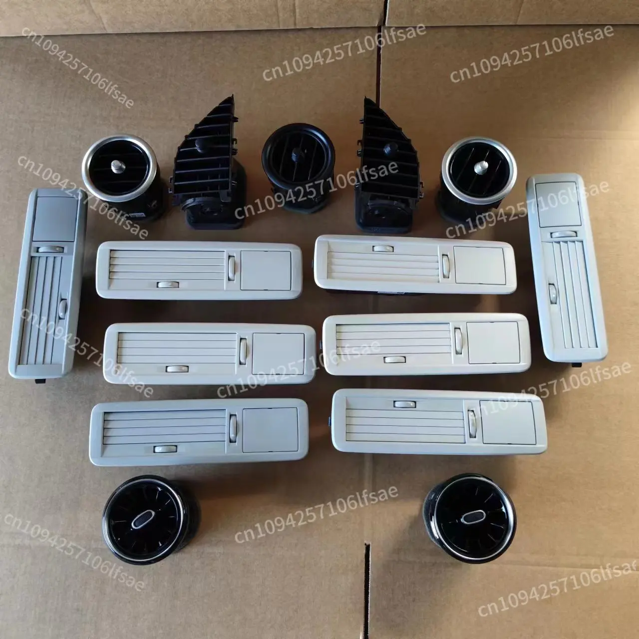

Mercedes-Benz auto parts, new Vito air conditioner out of trend V250V260 air conditioner vent dashboard out of trend