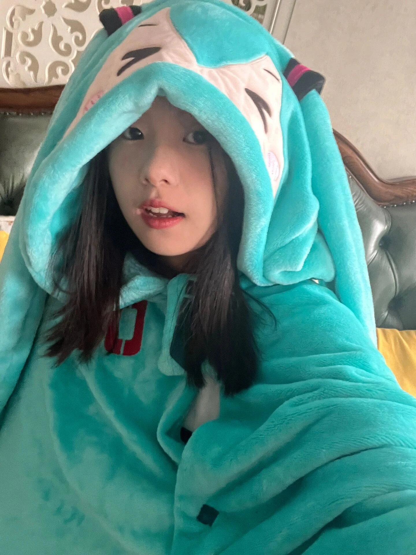 Miku Stitch Alien Big Size Hooded Blanket 4 Seasons Warm Cape For Home Dorm Anime Fans Kawaii Plush Fleece Throw Gift