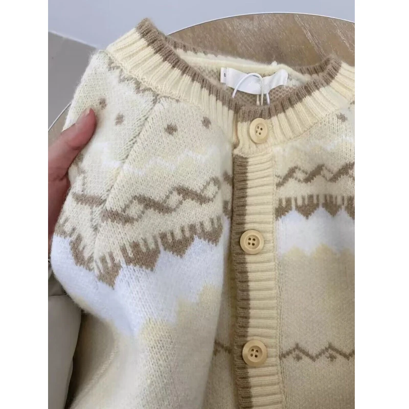 Milky Yellow Knit cardigan Women Autumn and Winter Thickened Design Sense  Gentle Idle Sle High Sense Sweater Outerwear