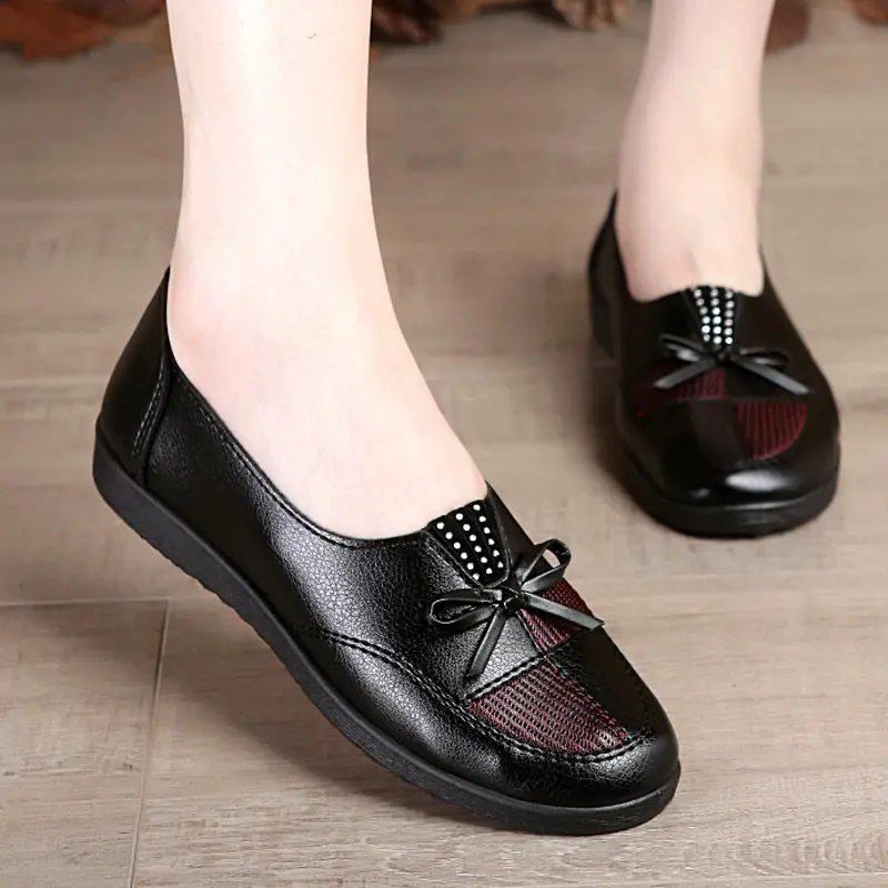 Comemore New Cheap Shoes Women Leather Flats Female Autumn 2021 Elderly Women's Loafers Casual Leather Shoes Mom Sneakers Plush