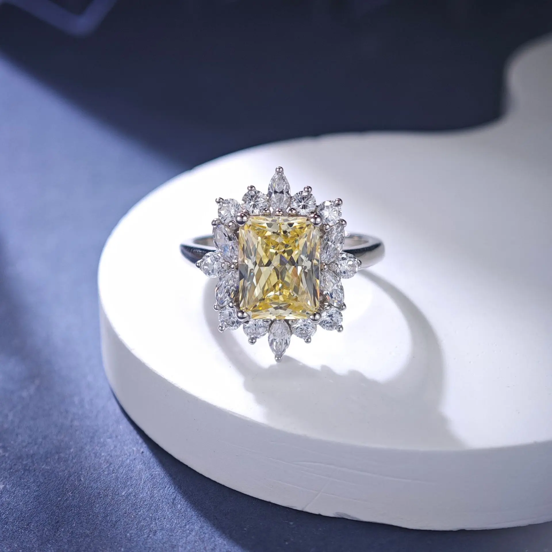 Luxury Solid Platinum PT950 Women's Horse-eye 3 karat Diamond Ring
