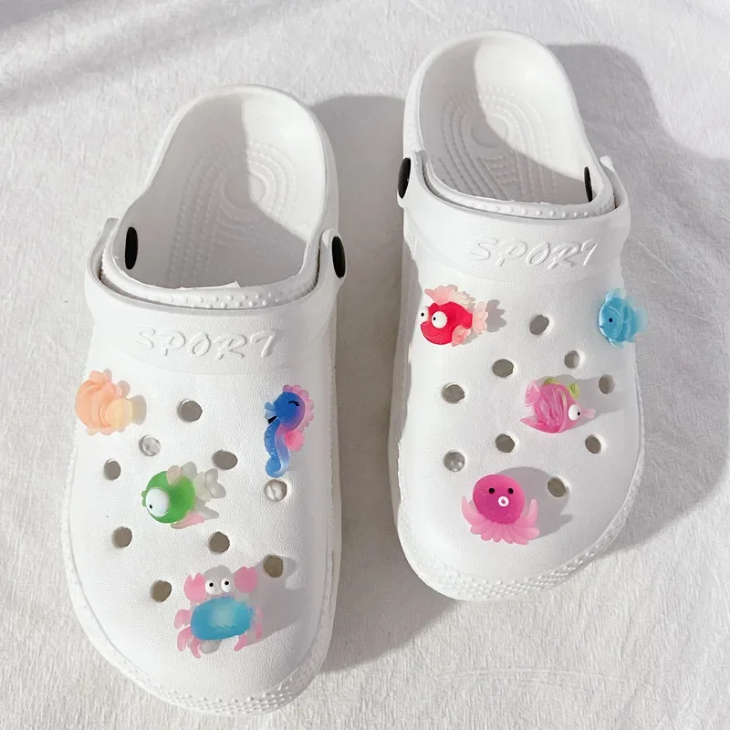 Ensembles de boucles de chaussures de dessin animé faites à la main pour enfants, animaux de l'océan, accessoires de bricolage, décoration de chaussures de plage, trous, cadeaux mignons pour garçons et filles