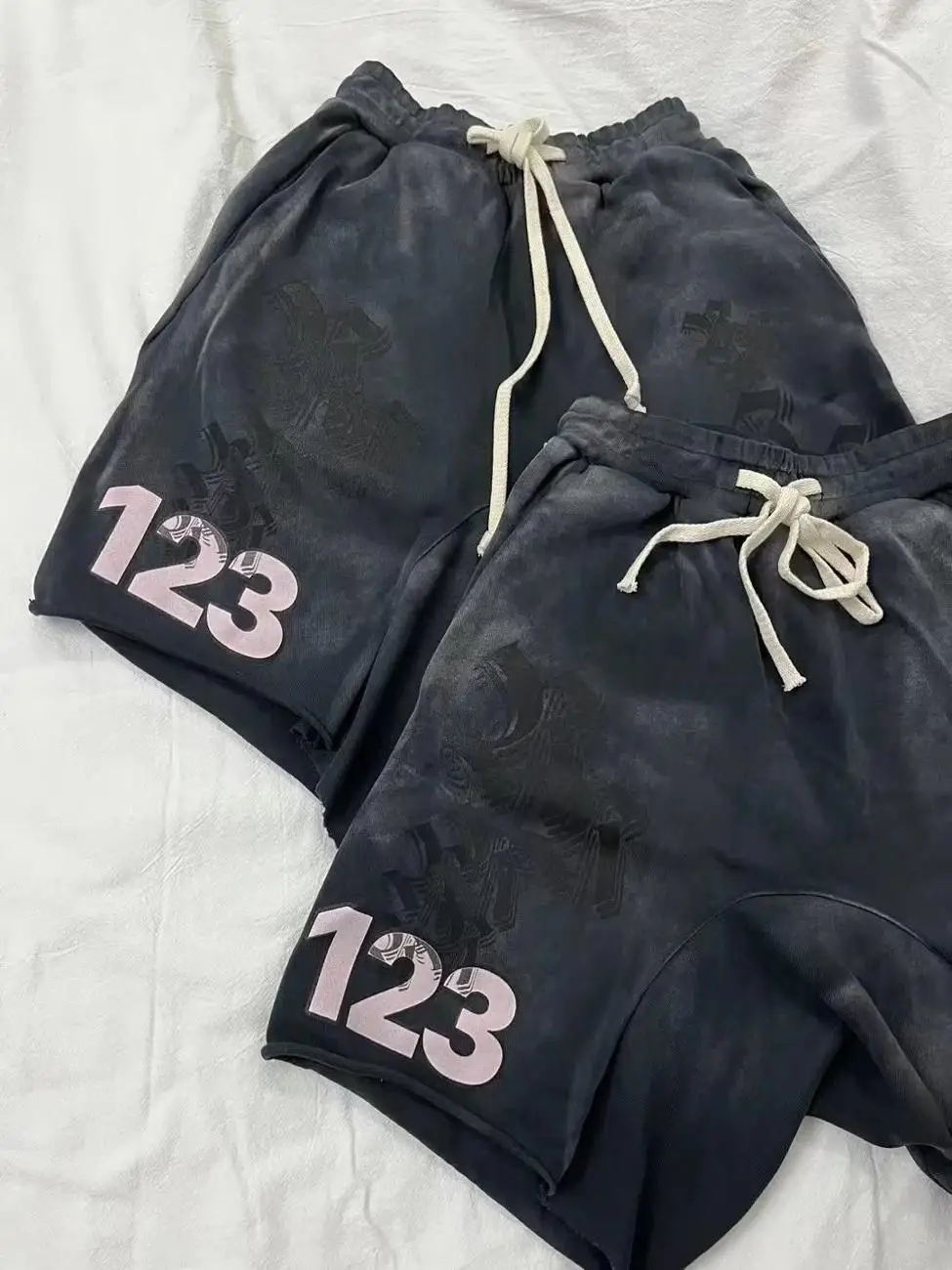 

Waed Vintage American Street Rrr23 fiti Sanskrit Dstring Five-Point Loose Cuffed orts Youth Casual orts