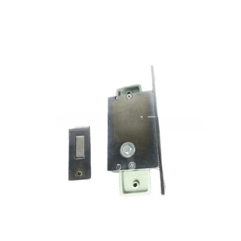 Old 25 type No. 6 triangle lock hospital door lock train lock train cabin engineering cab door