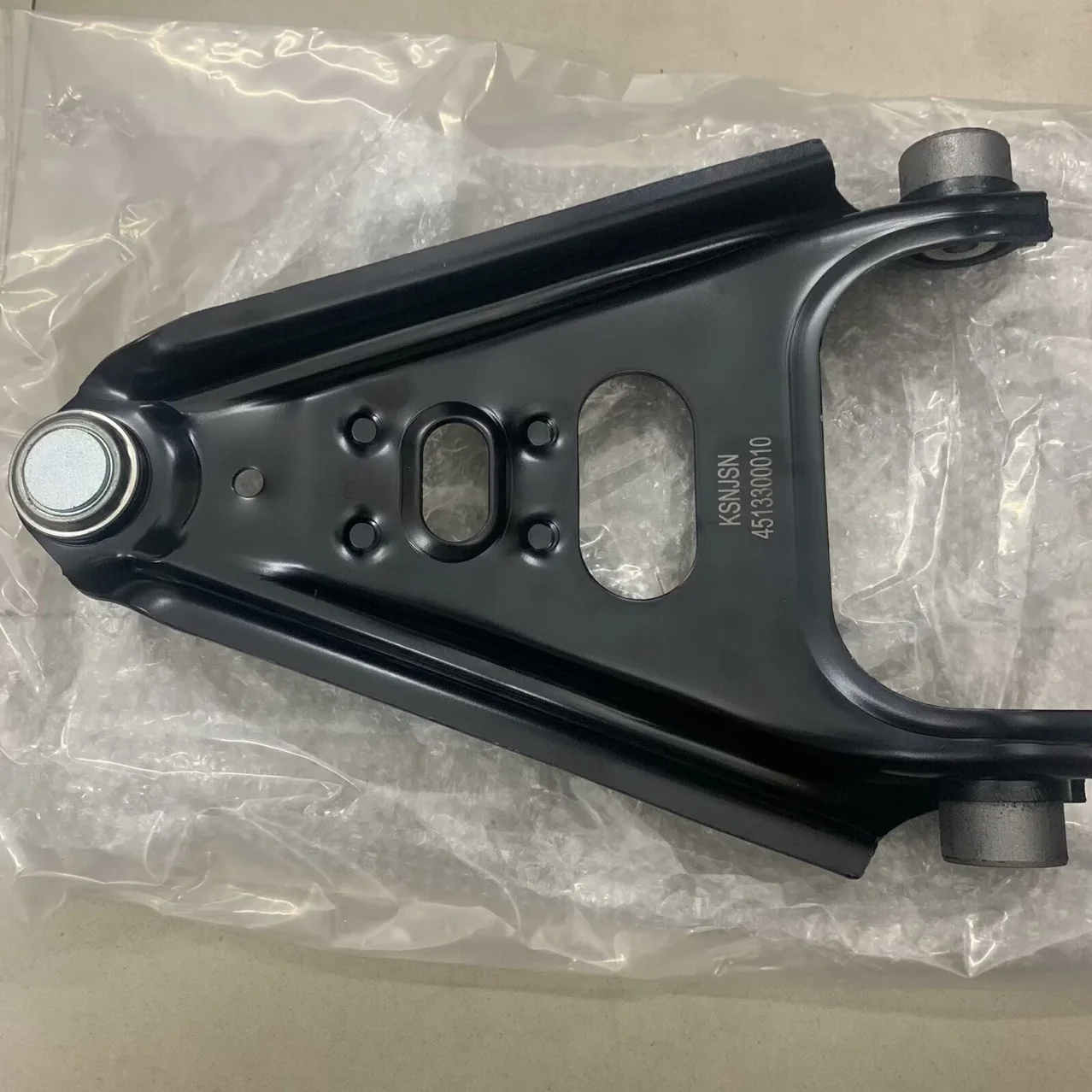 Suitable for Mercedes-Benz W451 Smart Pixie front lower swing arm triangular swing arm 4513300010