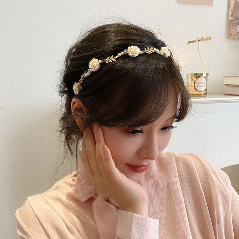 Women\'s Elegant Rose Vine Headband Hair Accessory Vintage Metal Flower Pearl Red and White Rose Headdress