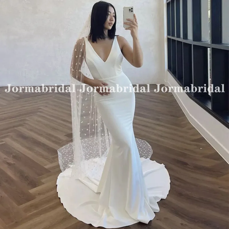 

Sexy Plain Crepe Mermaid Wedding Dress Modern V-neck Sleeveless White Beach Bridal Gowns Open Back Summer Boho Bride Dress 2023