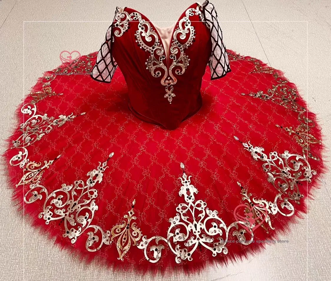 

Классическая юбка-пачка с малиновым пламенем и позолоченным на заказ для выступлений