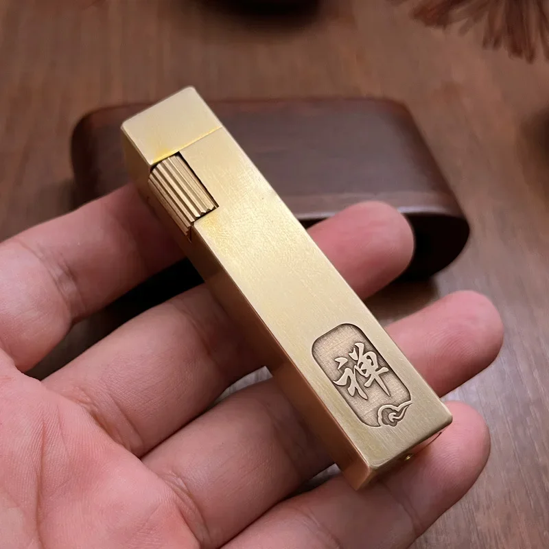 Handmade Brass Small Cubic Kerosene Lighter Old Retro Classic Creative Carving Portable Cigarette Lighter Men\'s Collection Gift