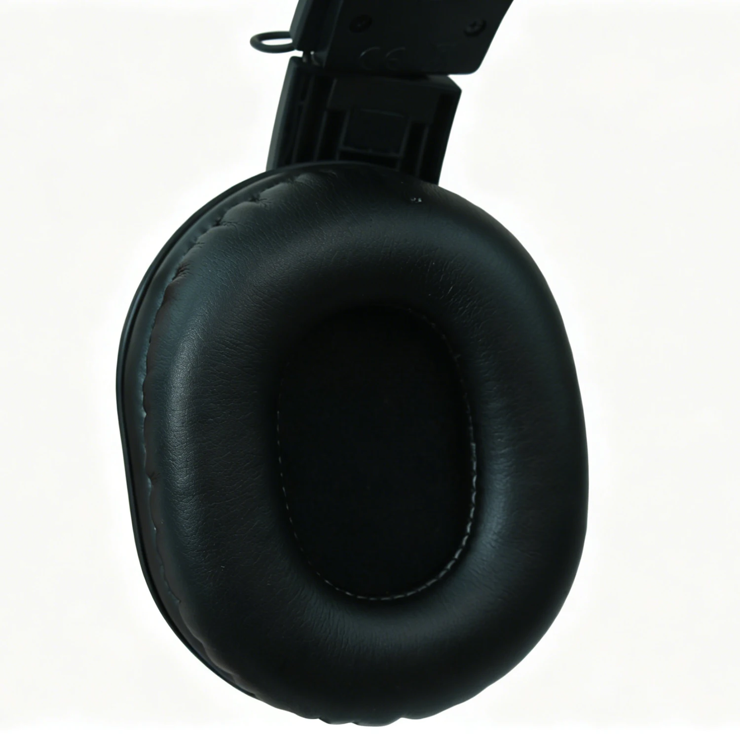 ATH M20X Professional Foldable Studio Monitor Headphones Offering Noise Cancellation Ideal for Recording and Mixing Sessions view 5