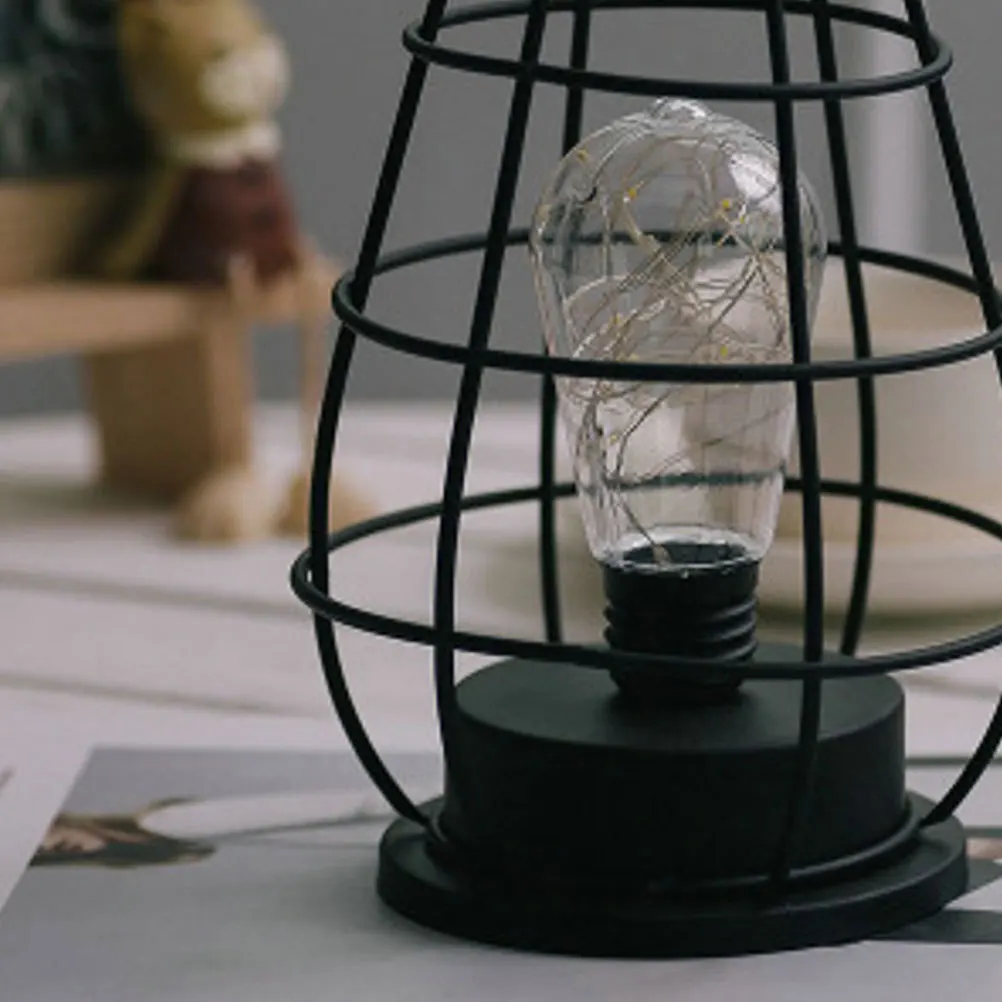 Lampka nocna w kształcie vintage'owej butelki żelaznej, mała lampka nocna LED, zasilana bateryjnie, dekoracyjna lampka stołowa do użytku wewnątrz i na zewnątrz.