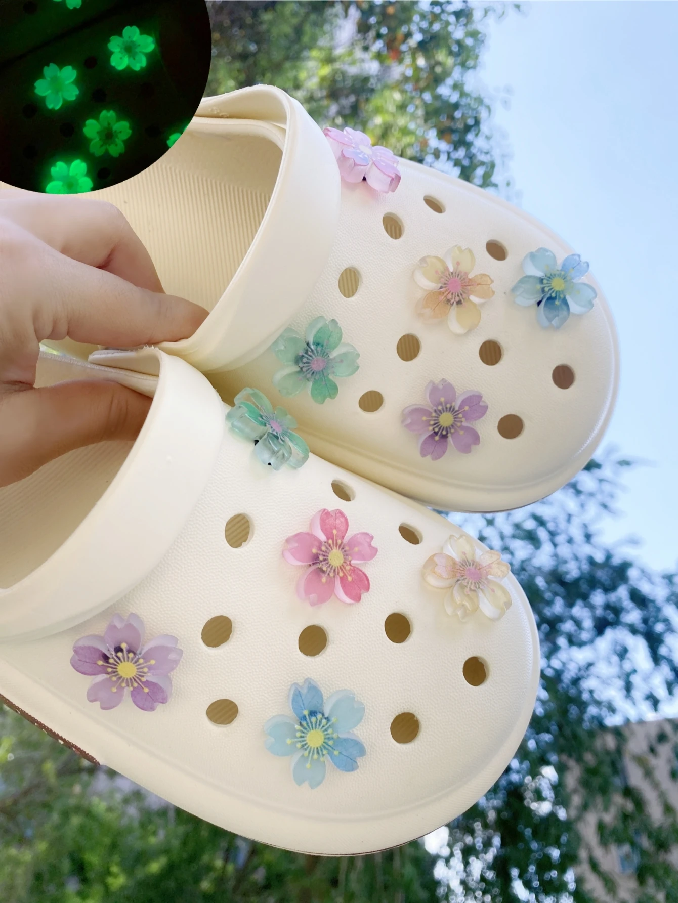 10-piece set for Clogs Accessories Glow-in-the-dark Cherry blossom Girl Heart Shoes Flower Detachable accessories decorative lig