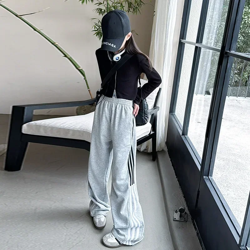 

Girls Clothes T-shirt Children 2024 New Spring and Summer Black Top Simple Casual Style All-match T-shirt Korean Simple Style