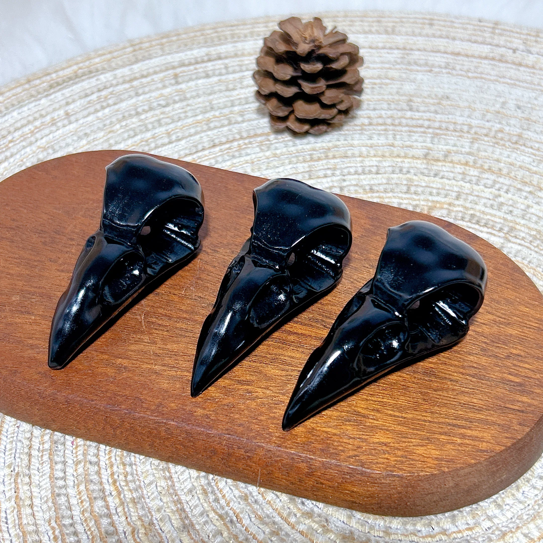 Natural Crystal Black Obsidian Raven Skull Carved Accessory Healing Energy Gemstone Home Decorations