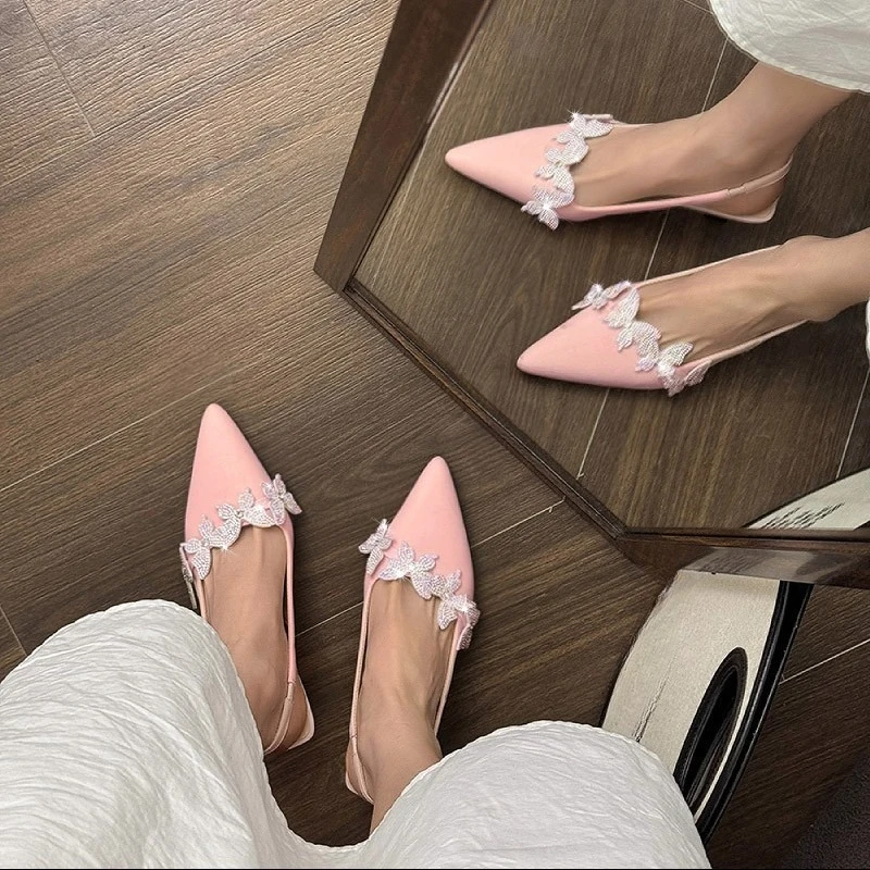 Stilvolle High-Heel-Sandalen 2026 Sommer Neuheit Spitze Zehe Flacher Ausschnitt Iris Strass Sneakers
