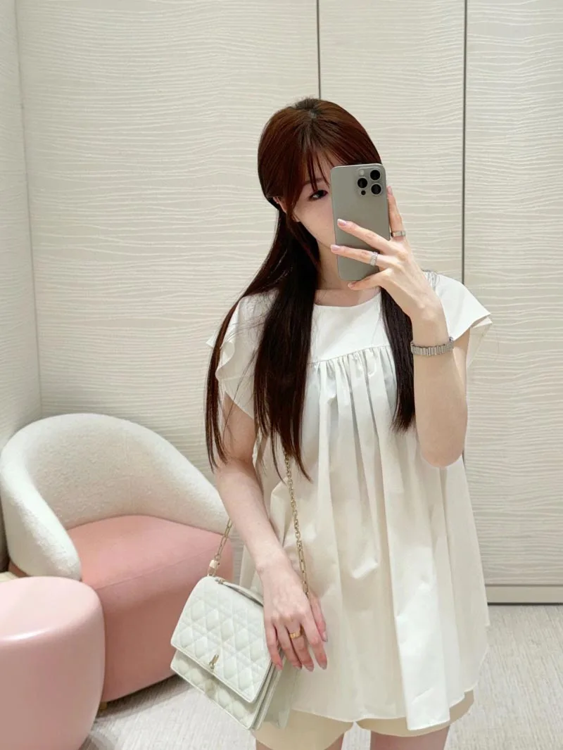 

2024 New Girl's Style Women's Shirt Fashionable, Exquisite, Loose, Slim, Flying Sleeves, Round Neck, Wrinkled White Shirt