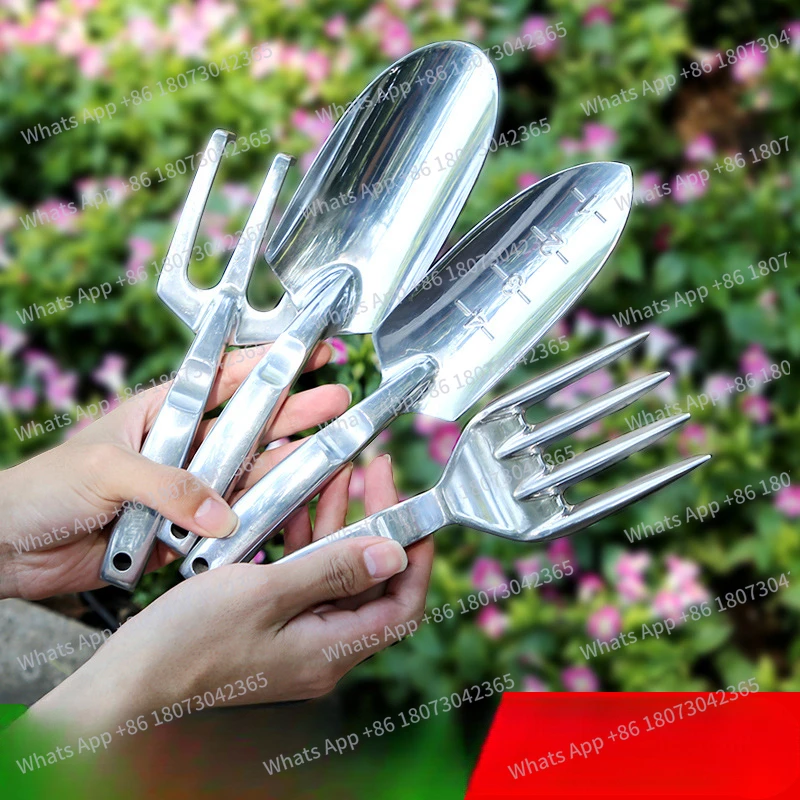 

Небольшой садовый инструмент из нержавеющей стали с заостренной лопаткой для цветов