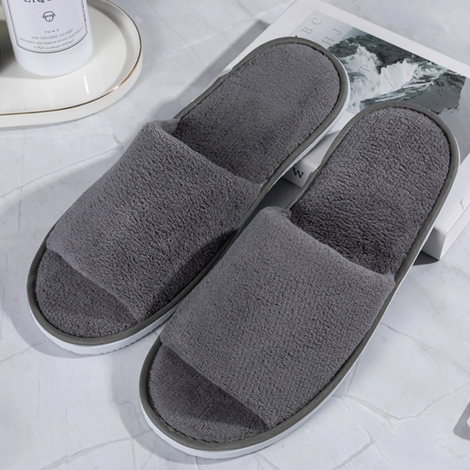 1 Pair Disposable Slippers Hotel Travel Slipper 8mm Washable Unisex Home Slipper Guest Use Folding Men Women Indoor Slippers