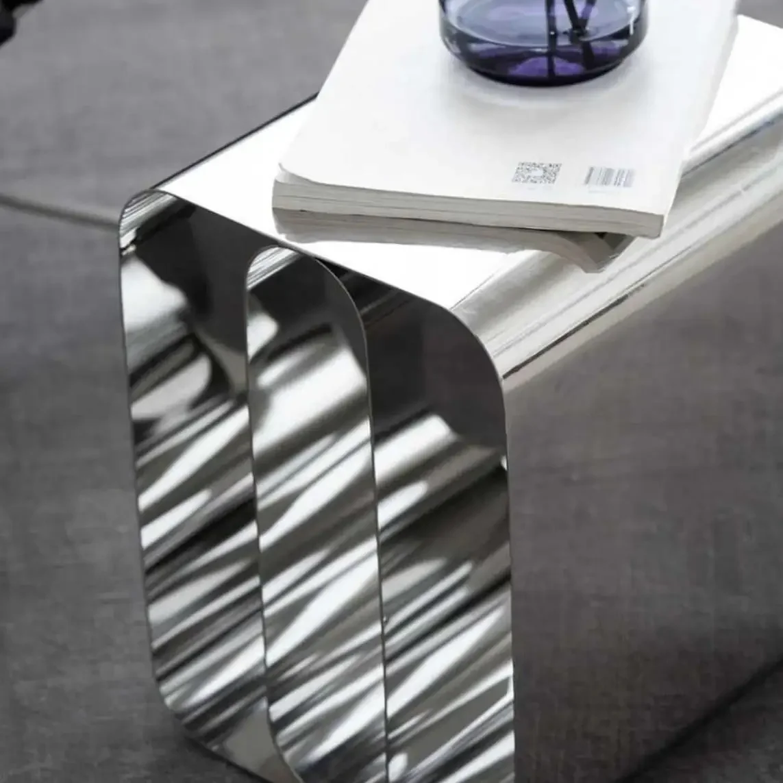 Small apartment minimalist small coffee table simple wabi-sabi wind corner ins light luxury sofa square table