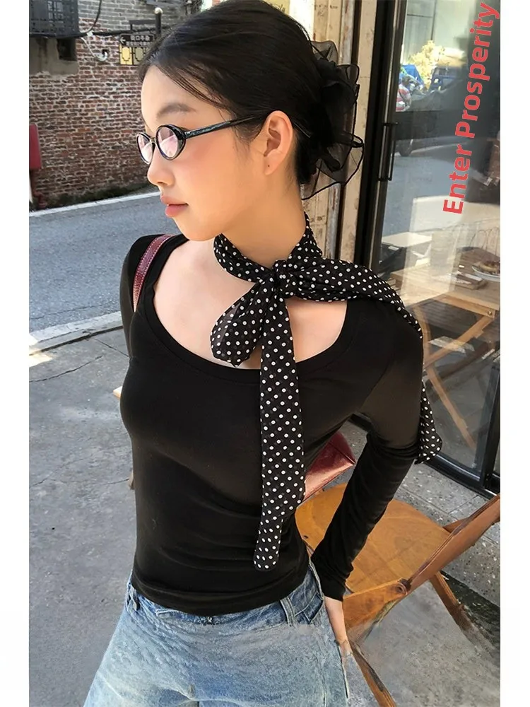 

Red Celebri Long Sve Base irt Women's Spring 2026 New Inner Wear Unique Design Super Beautiful Top Ladies T-irt