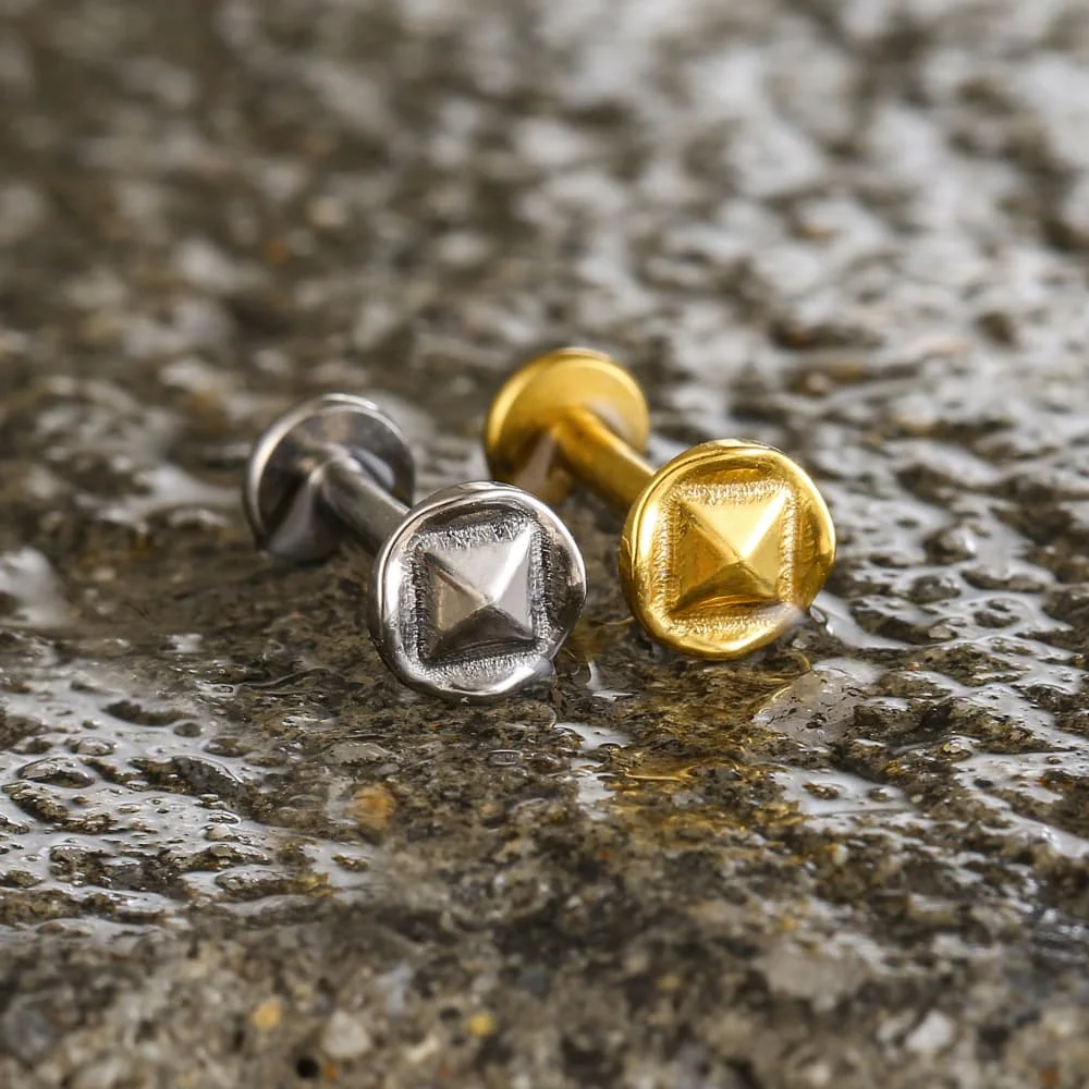 Twolobes 1PC ASTM F136 Titanium Pyramid Top Punk Spike Internally Threaded Nose Ring Labret Helix Medusa Piercing Body Jewelry