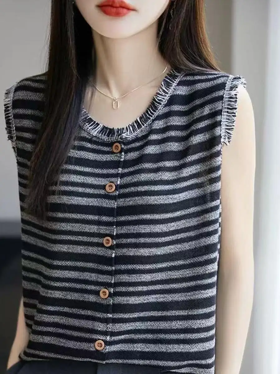 camiseta-feminina-de-verao-leve-e-respiravel-com-listras-tricotadas-e-franjas-estilo-empresarial-com-bolso-quadrado-e-cardiga