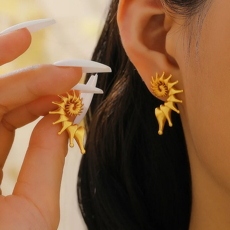 

Trend Geometry Conch Seahorse Curls and Folds Stud Earring for Women Fashion Customized Jewelry Minimalist Accessories Wholesale