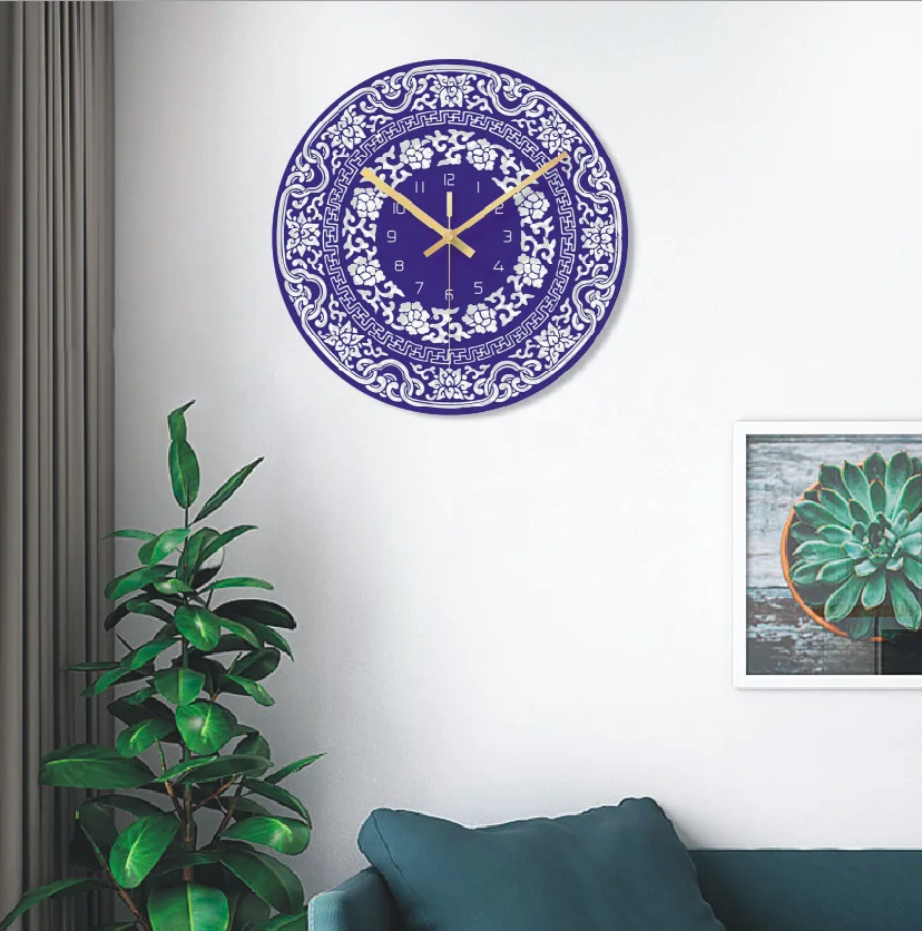 Supporto per orologio in vetro porcellanato blu e bianco con semplicità personalizzata e orologio da parete artistico colorato