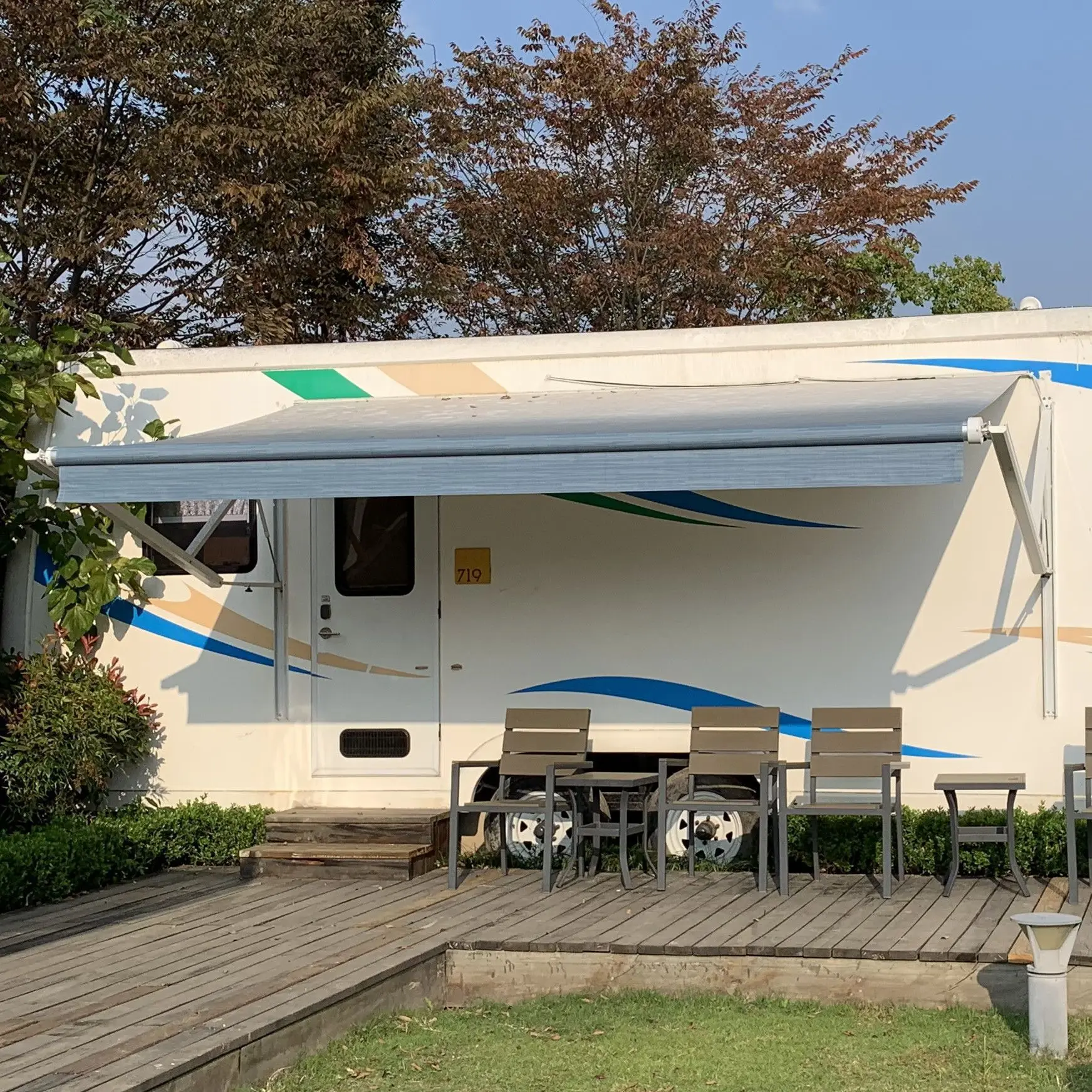 4.5x2.5m OEM Gradient Color RV Awning Tent Sunshade Quick Installation and Low Voltage Safety for Caravans Camper Van