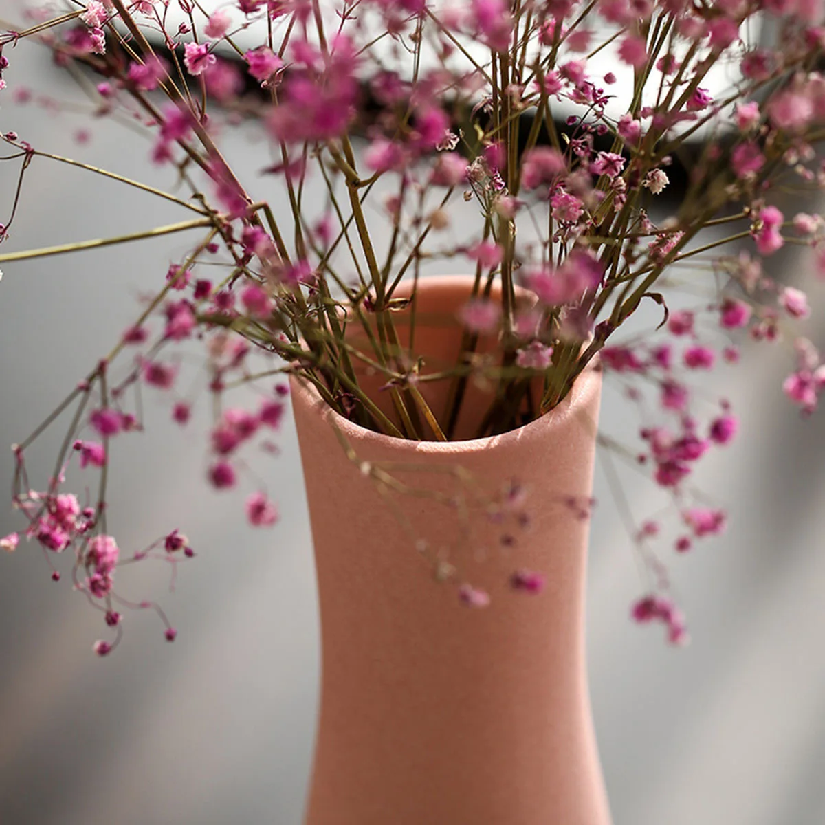 

Pink Ceramic Vase Elegant Concise Style for Home Office Decoration Flower Arrangement Mini Roses Table Decorative Vase