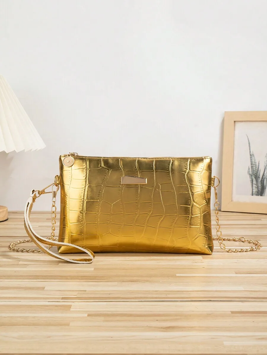 

Золотистый клатч-конверт из искусственной кожи с тиснением под крокодила и цепочкой-ремешком