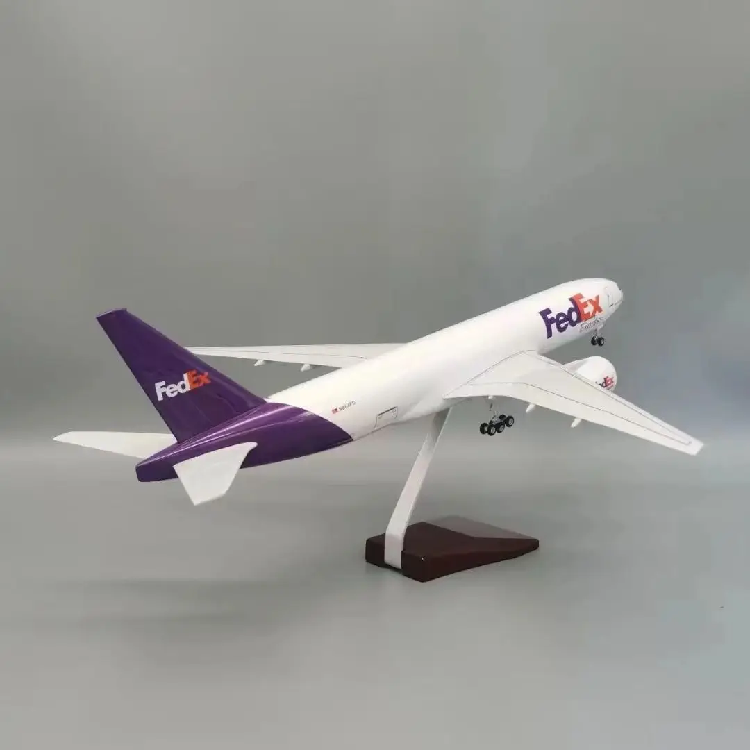 47CM 1/157 Scale 777 B777 Aircraft FedEx Cargo Airlines Model Toy With Wheel Landing Gear Plastic Resin Plane