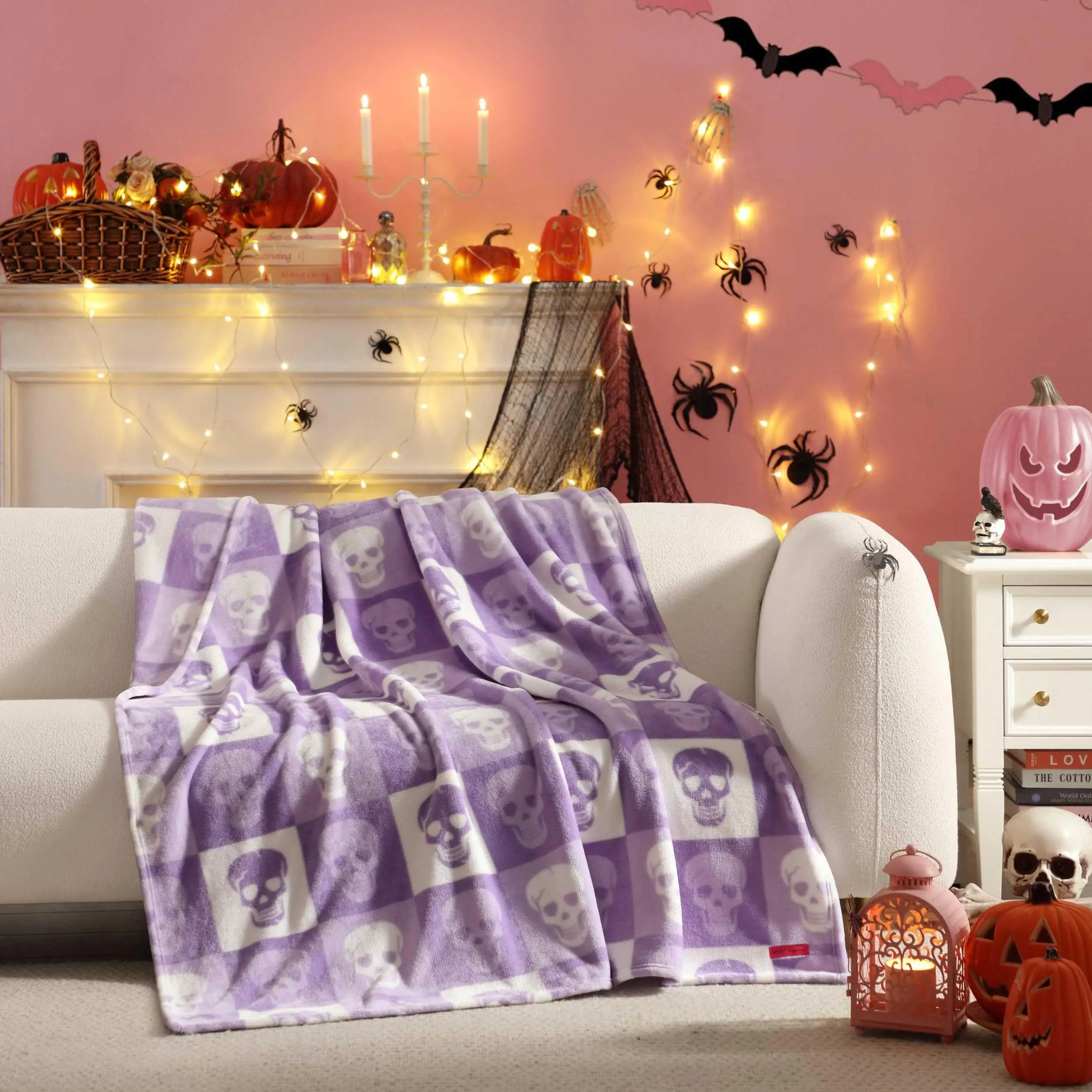 Betsey Johnson - Ultra Soft Plush Throw Blanket for Couch & Bed, 50 x 70