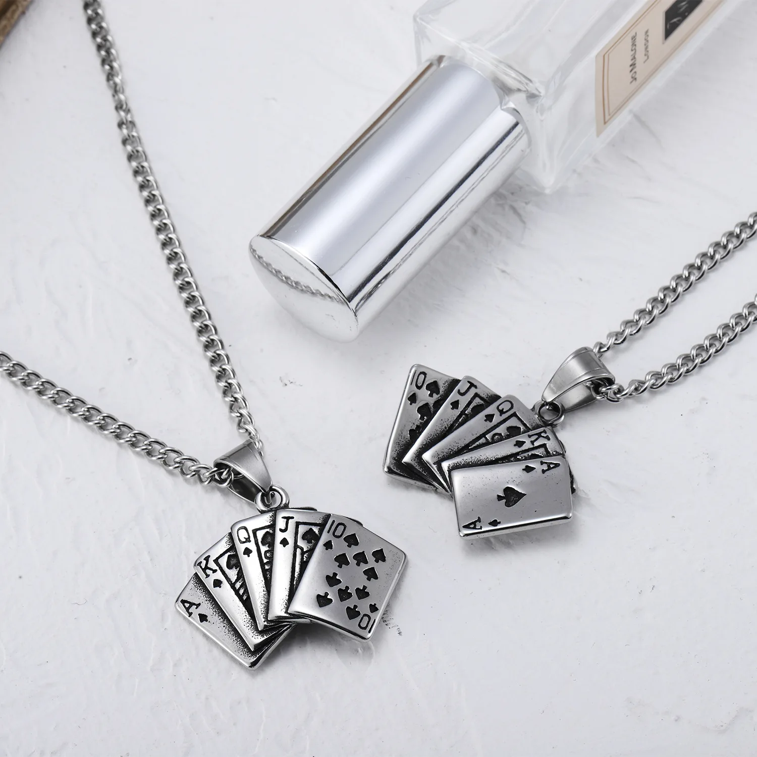 

Classic Fashion Personality Hip-Hop Punk Style Playing Card Stainless Steel Pendant Necklace Men and Women Silver Necklace Jewel