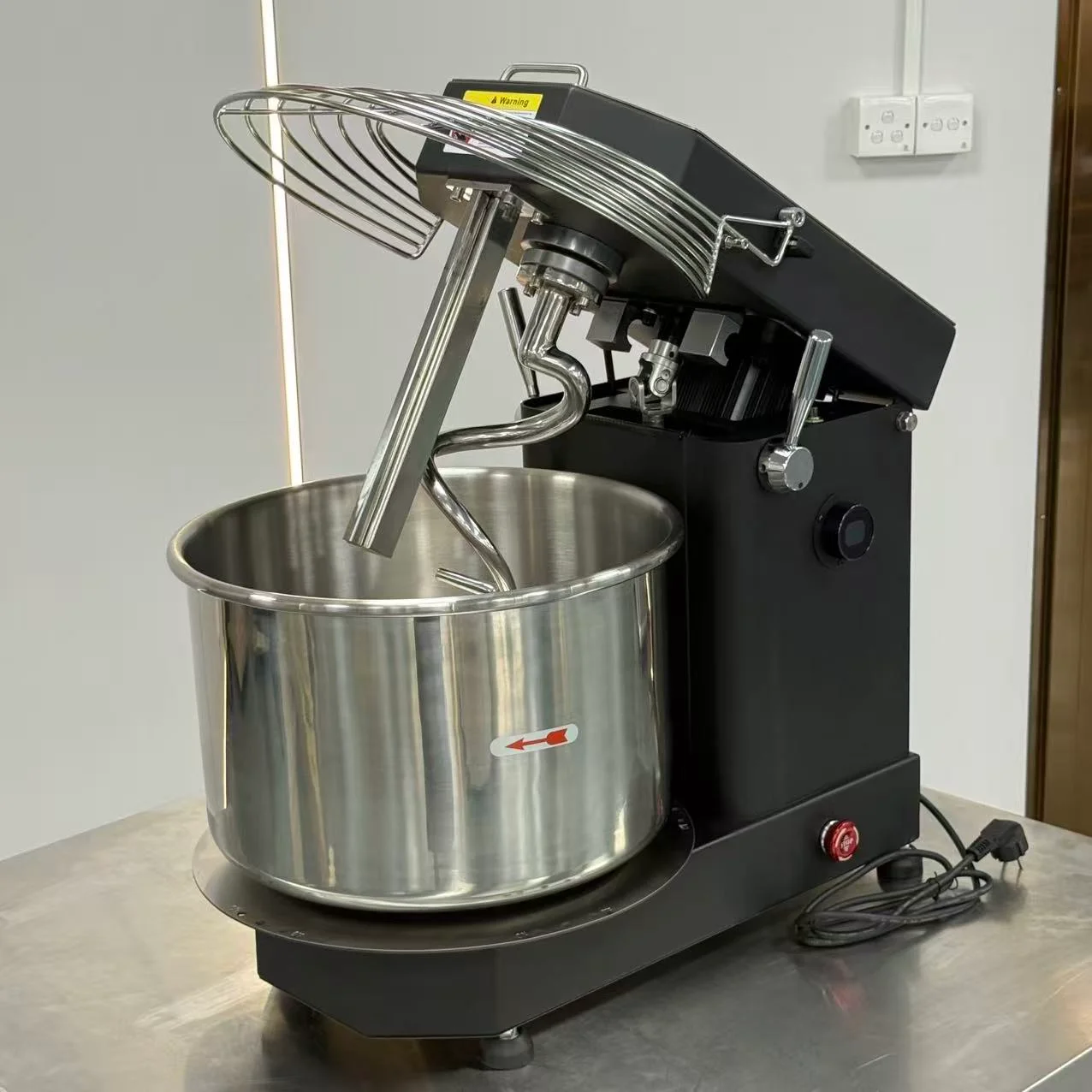 CE Approved 20L Planetary Dough Mixer Tilt-Head Design 304SS Removable Bowl 1100W Heavy Duty HM-20TD