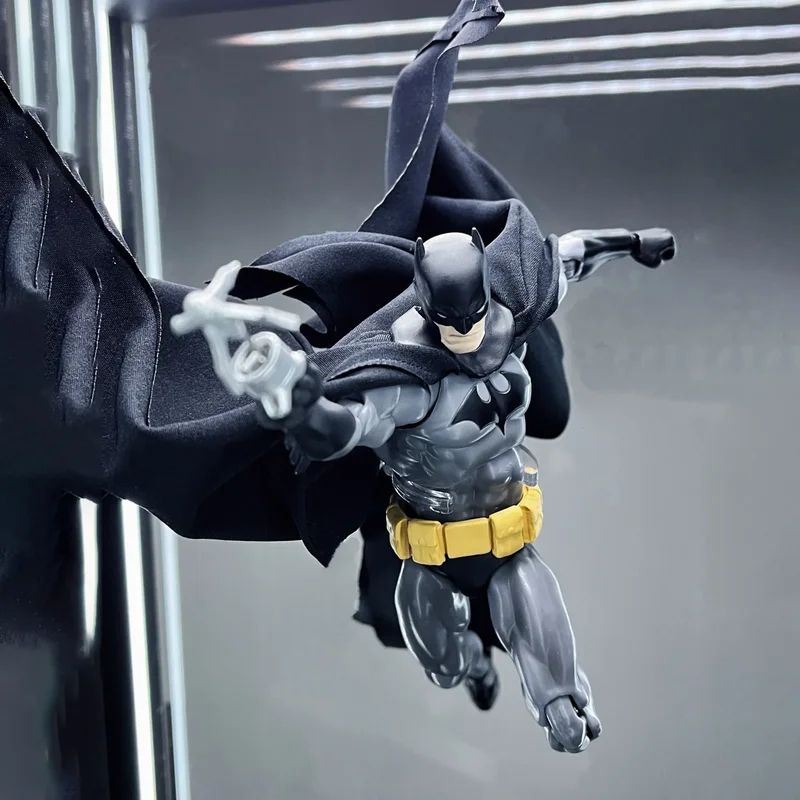 

Batman Figura MINISO Dc Mafex126 Ct Bjd Doll Model Ornament Spot Original Animation Peripheral Decoration Supplies Birthday Gift